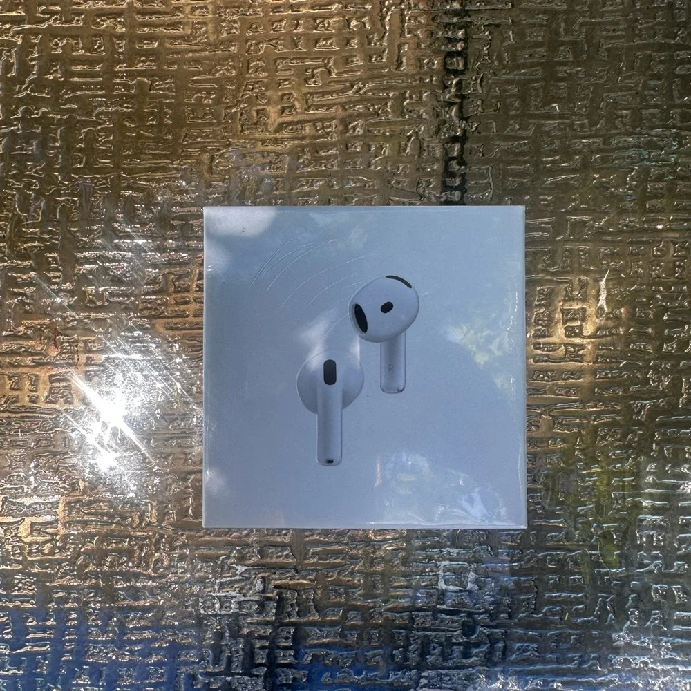 Apple White Wireless Headset with Seamless Connectivity